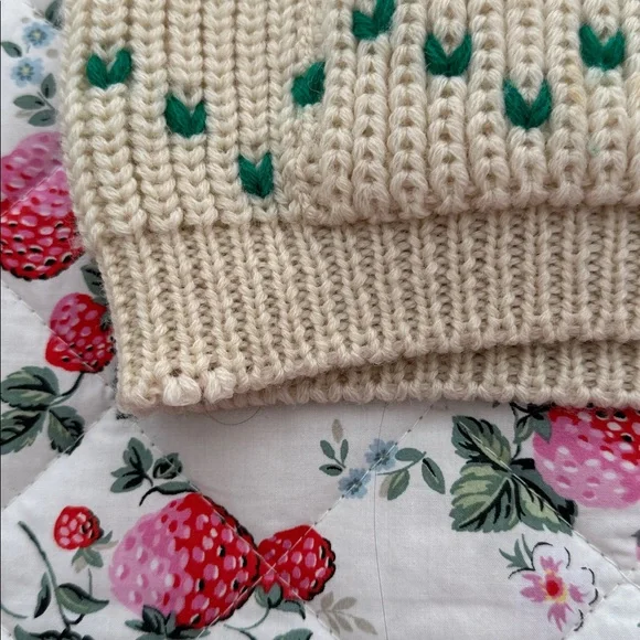 Beautiful Vintage Wool Cardigan Sweater with Horse Detail - Picture 7 of 12